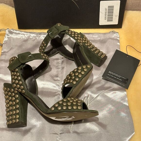 Giuseppe Zanotti
Studded Ankle-Wrap Chunky-Heel Sandal, Militare size 35 - Picture 3 of 16